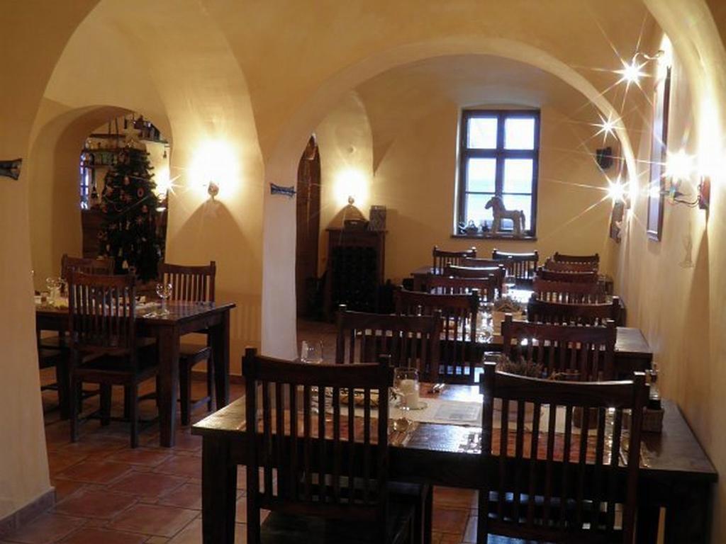 德沃奥尔米骑马酒店 Karviná 外观 照片