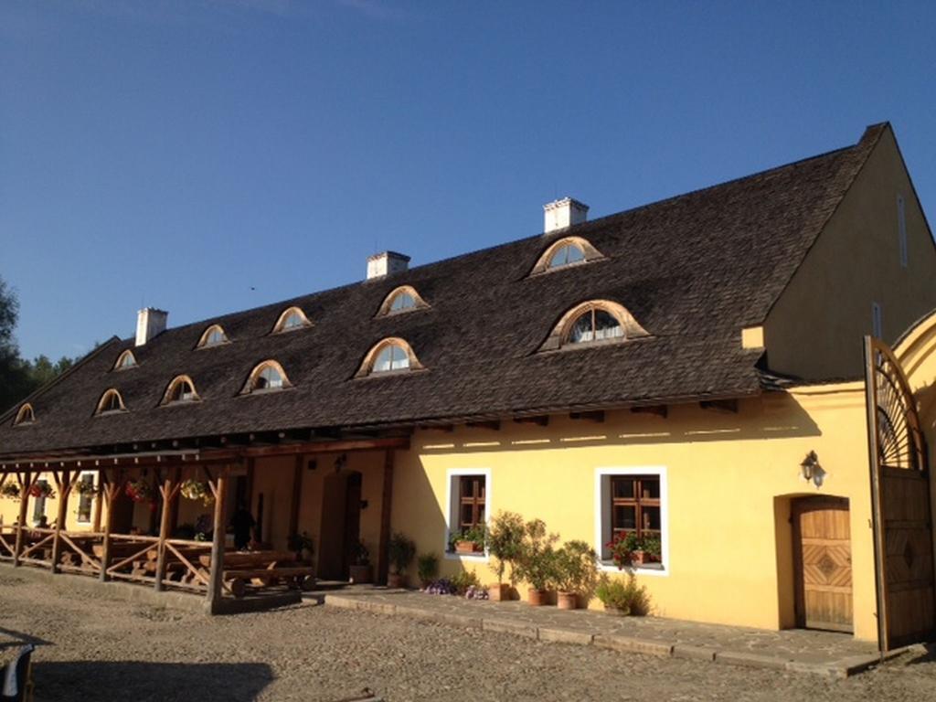 德沃奥尔米骑马酒店 Karviná 外观 照片